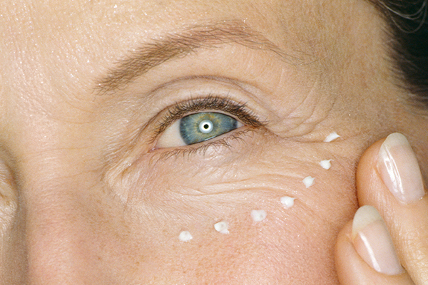 What Does Eye Cream Do Learn 6 Eye Cream Benefits CeraVe